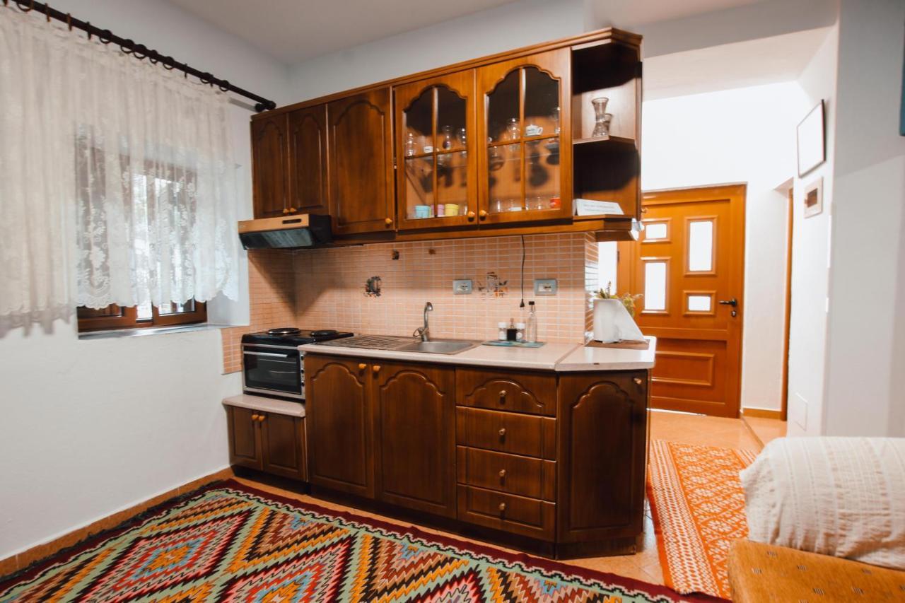 Bb Traditional Apartment Gjirokastra Zewnętrze zdjęcie