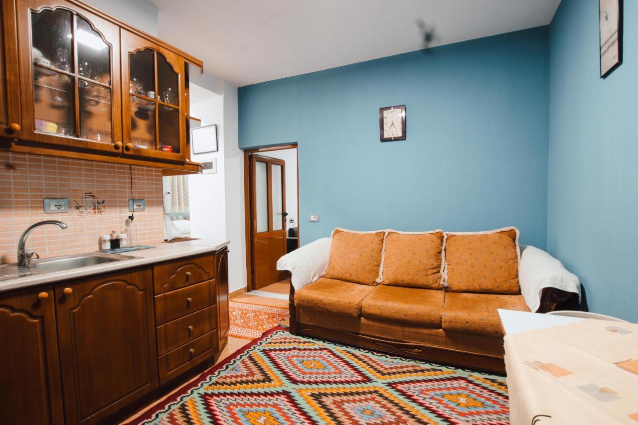 Bb Traditional Apartment Gjirokastra Zewnętrze zdjęcie